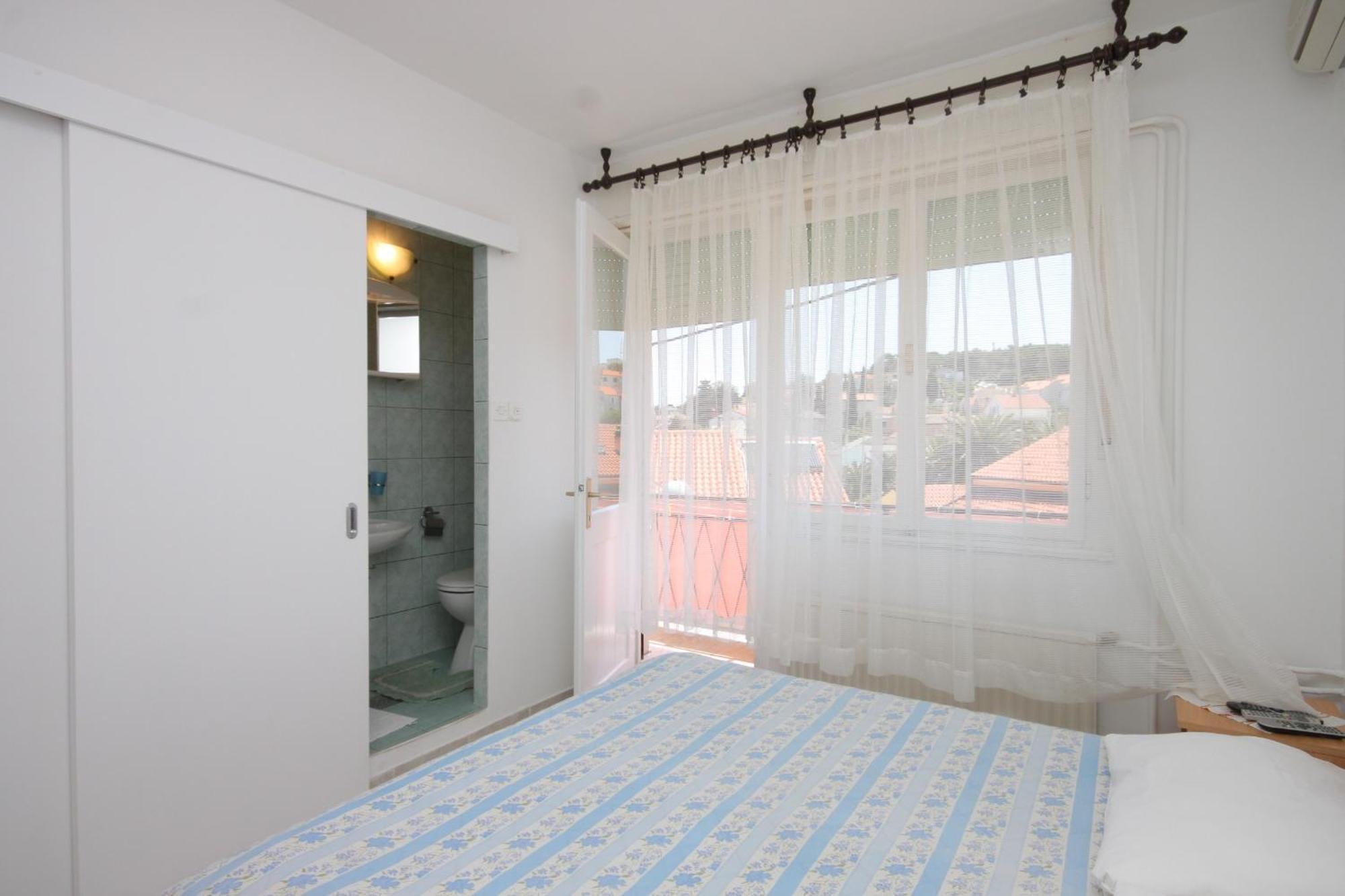 Apartments And Rooms With Parking Space Mali Losinj Bilik gambar